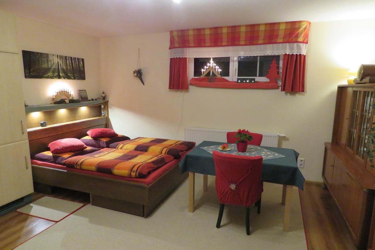 Stollenklause Apartment Hormersdorf  Ngoại thất bức ảnh